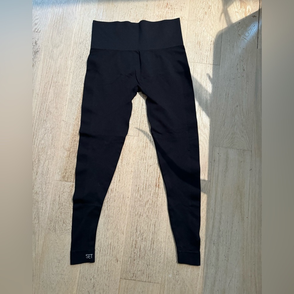 SET ACTIVE Black Leggings